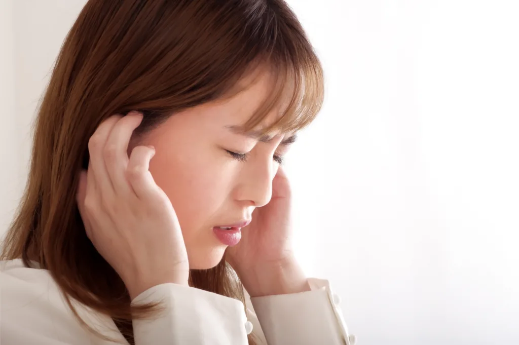 整体で耳鳴りはケアの選択肢になる？アプローチの仕組みや整体院選びの3つのポイントを解説