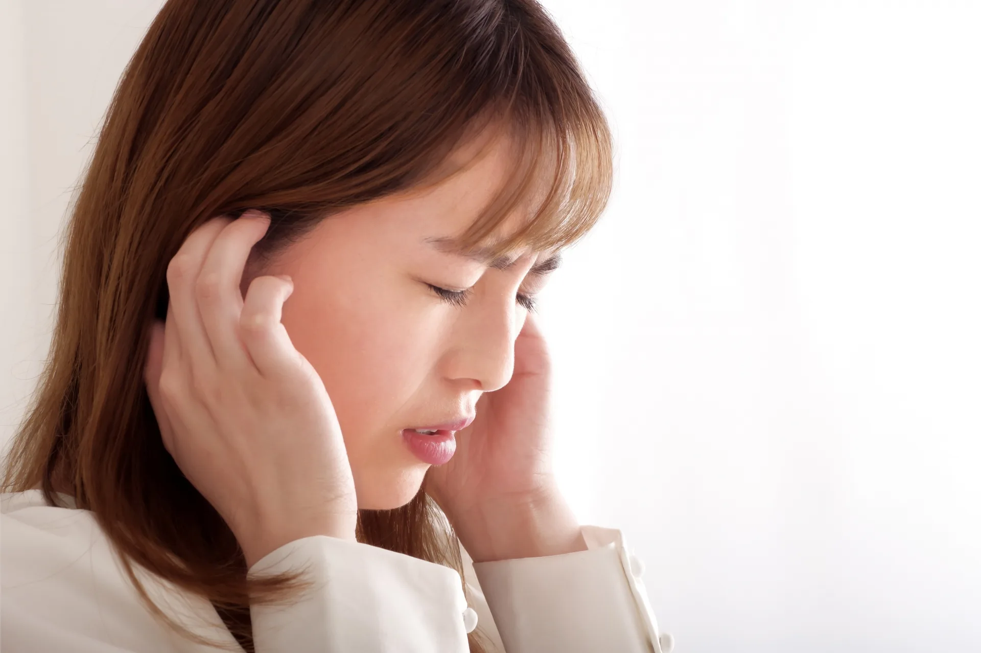 整体で耳鳴りはケアの選択肢になる？アプローチの仕組みや整体院選びの3つのポイントを解説