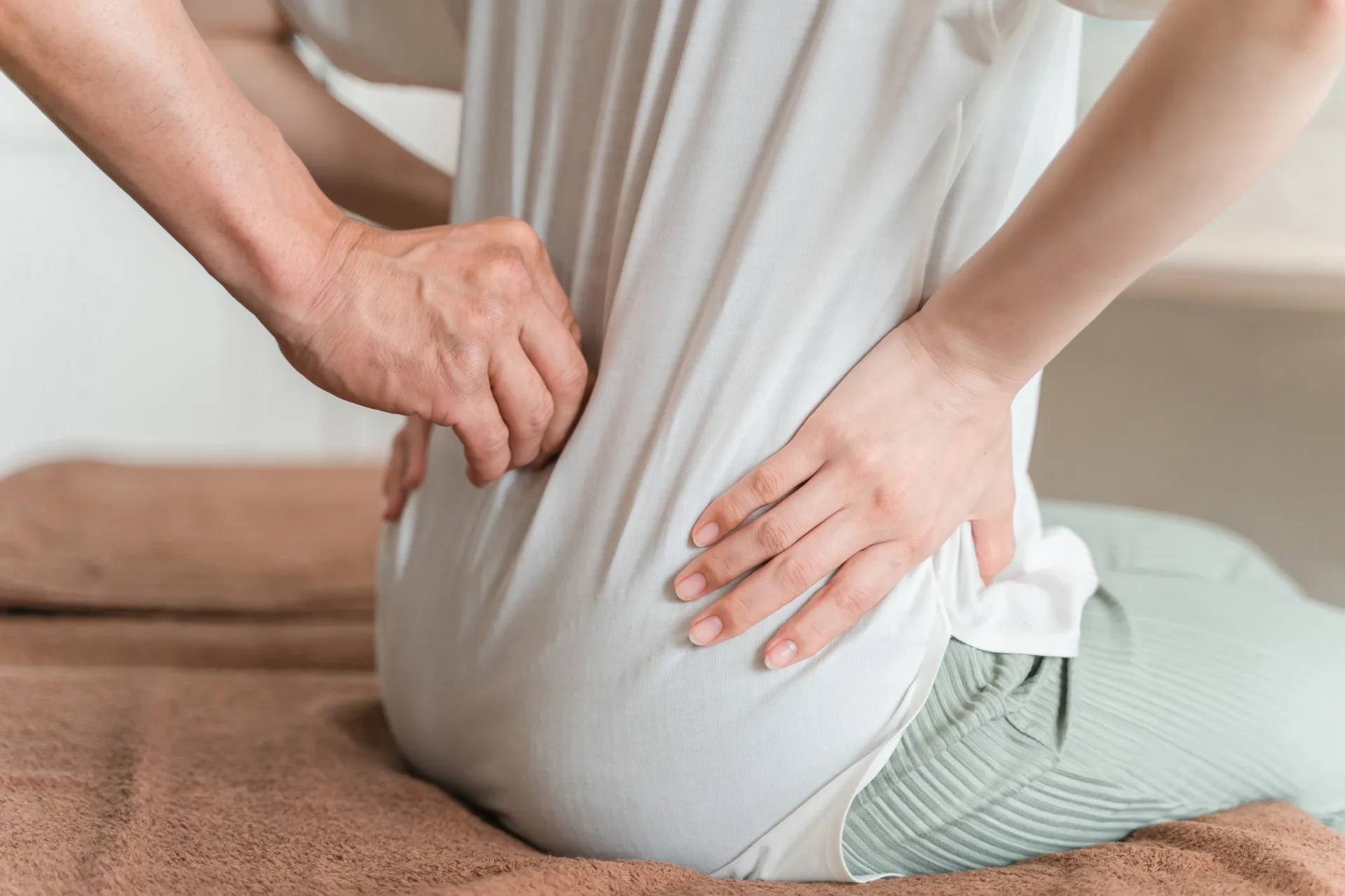 側弯症の代表的な4つの症状