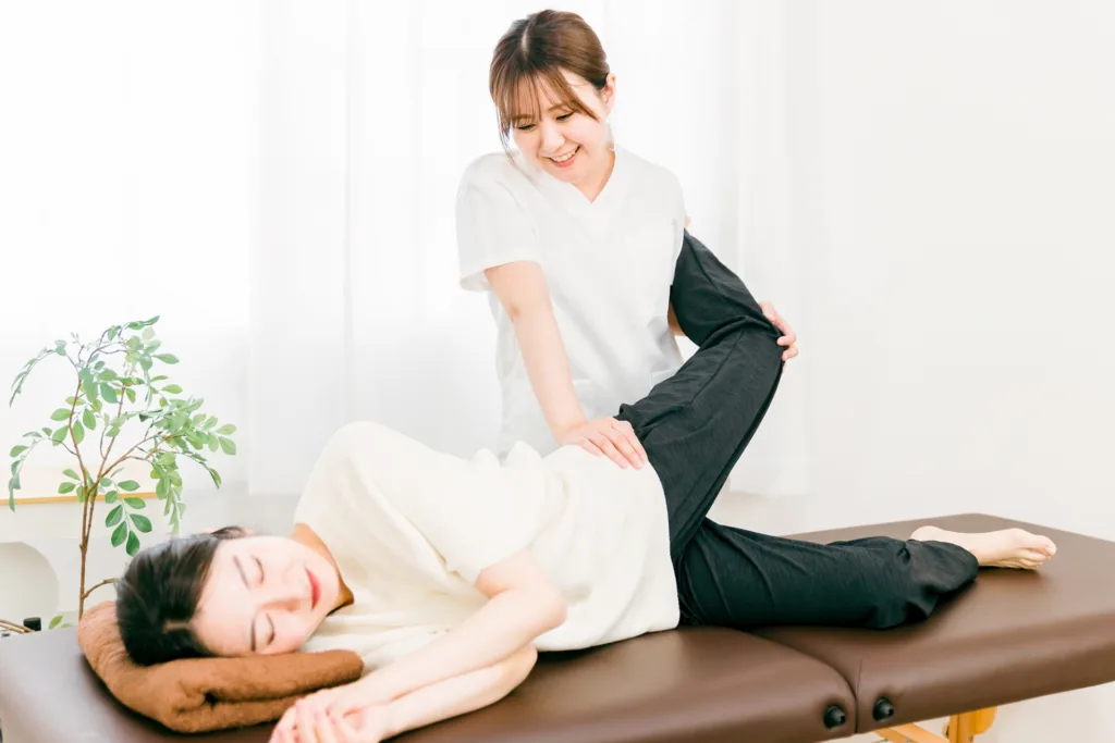 整体では何するの？整体に通う5つのメリットや向いている人の特徴を解説